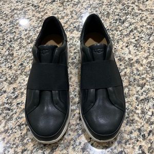 TREADLITE BY UGG Size 9 Black and White Slip on Sneakers